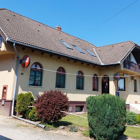 Teke Panzio Bed & Breakfast Körmend Exterior foto