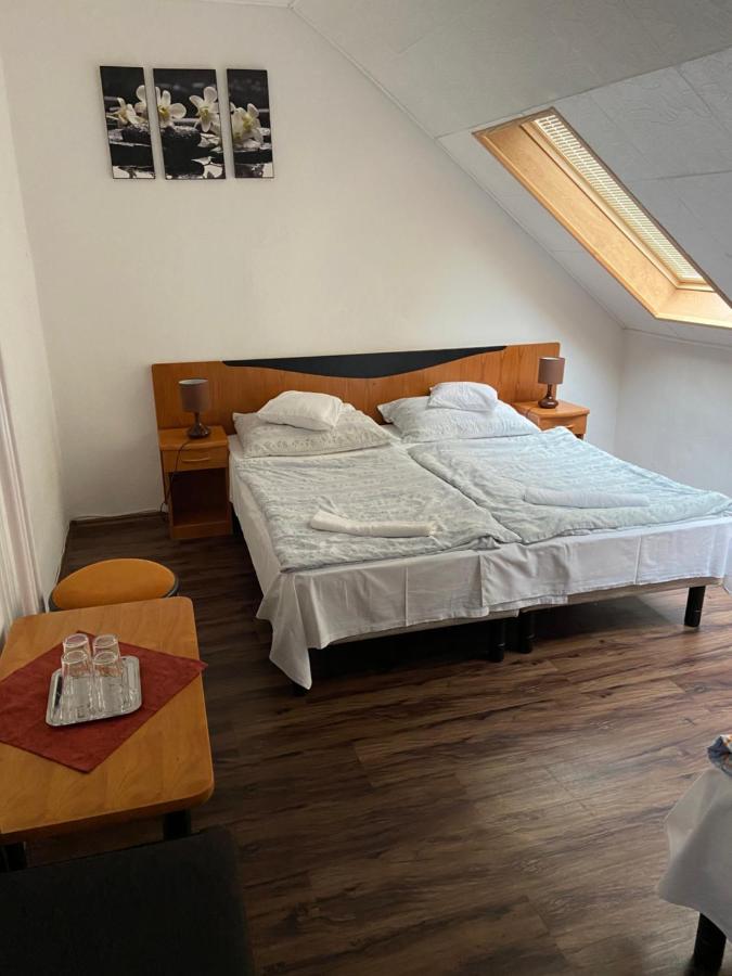 Teke Panzio Bed & Breakfast Körmend Exterior foto