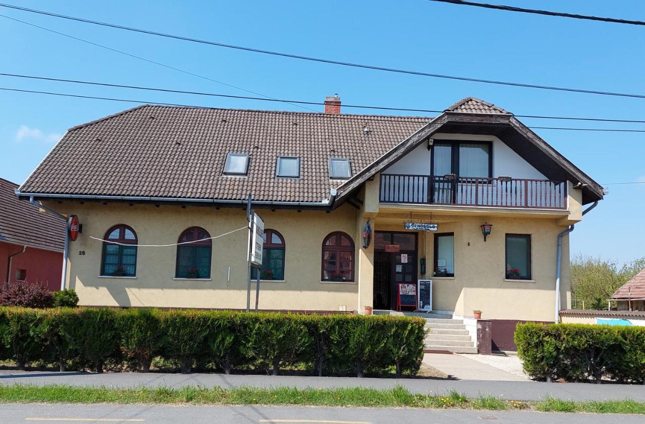 Teke Panzio Bed & Breakfast Körmend Exterior foto